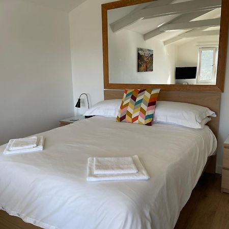 Spacious Lodge With King Sized Bed إنفيراري المظهر الخارجي الصورة