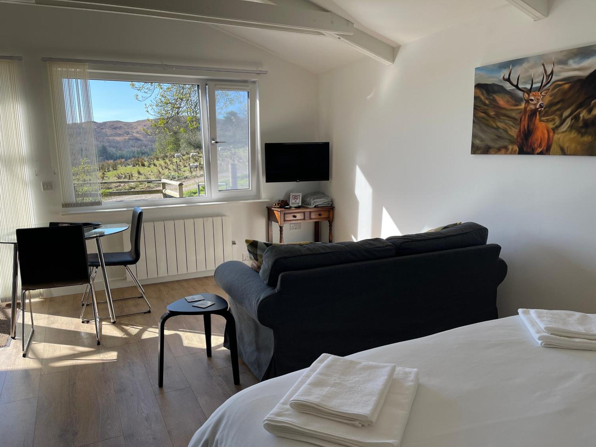 Spacious Lodge With King Sized Bed إنفيراري المظهر الخارجي الصورة