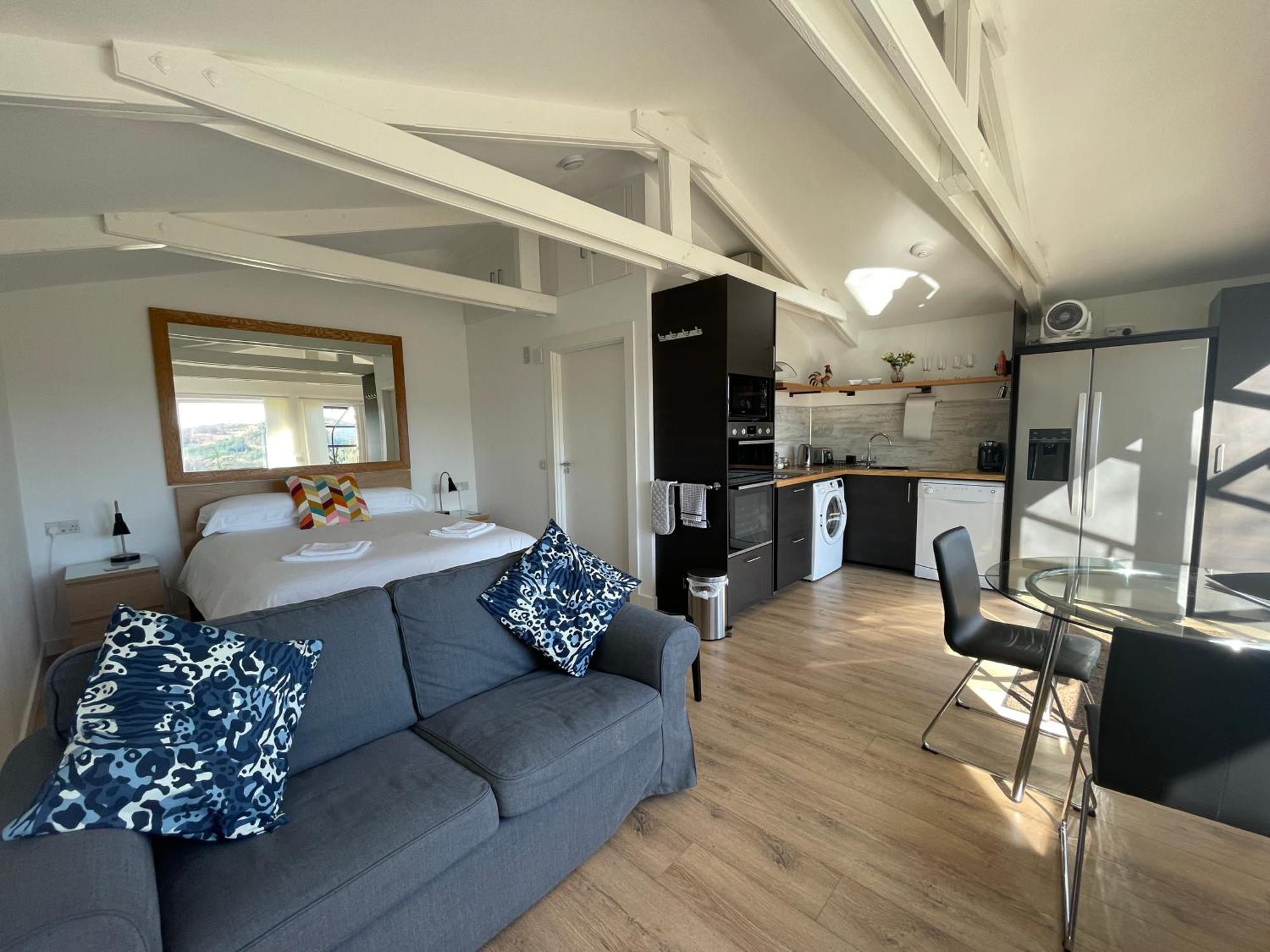 Spacious Lodge With King Sized Bed إنفيراري المظهر الخارجي الصورة